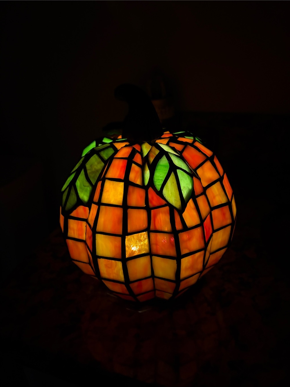 9” LIT Tiffany Style Stained Glass Pumpkin Accent Lamp Fall Autumn Farmhouse - Picture 4 of 16